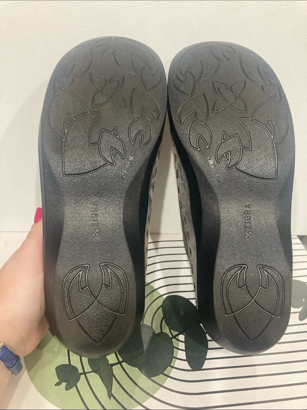 ZIERA Allsorts Laced Up Walking Shoes Metallic Espresso Bronze Suede Size 11.5